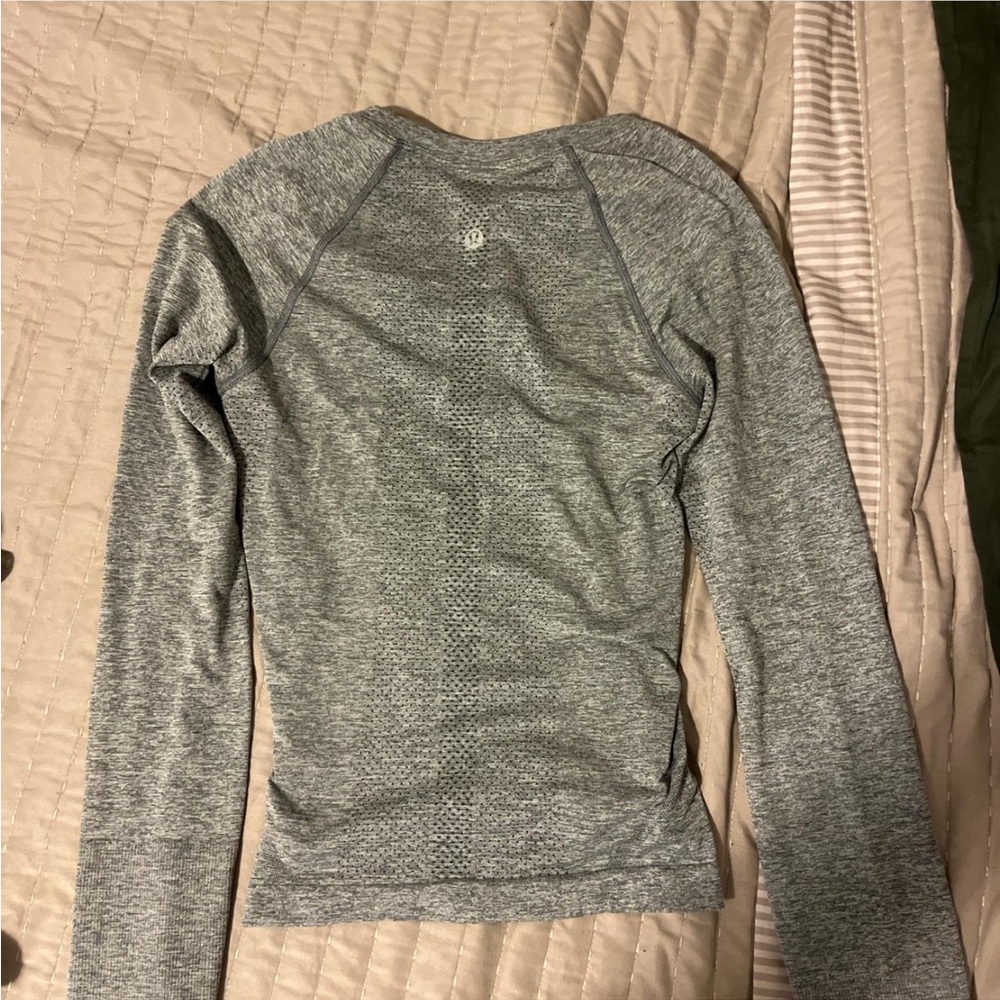 Lululemonn grey swiftly tech size 2 NWOT